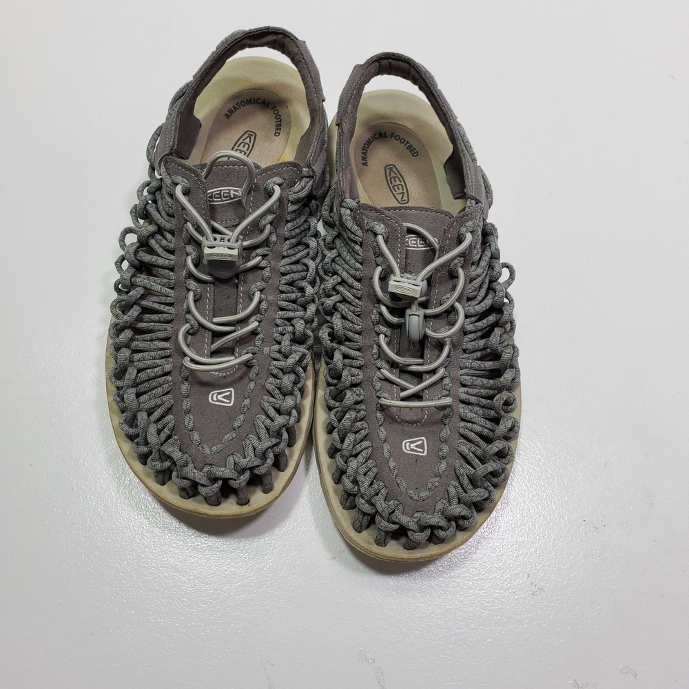 Keen Size 9.5 Lt Gray / Gargolyle UNEEK Bungee / Paracord Hiking Sandal